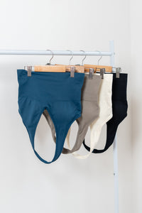 Aura Halter (áo yếm)