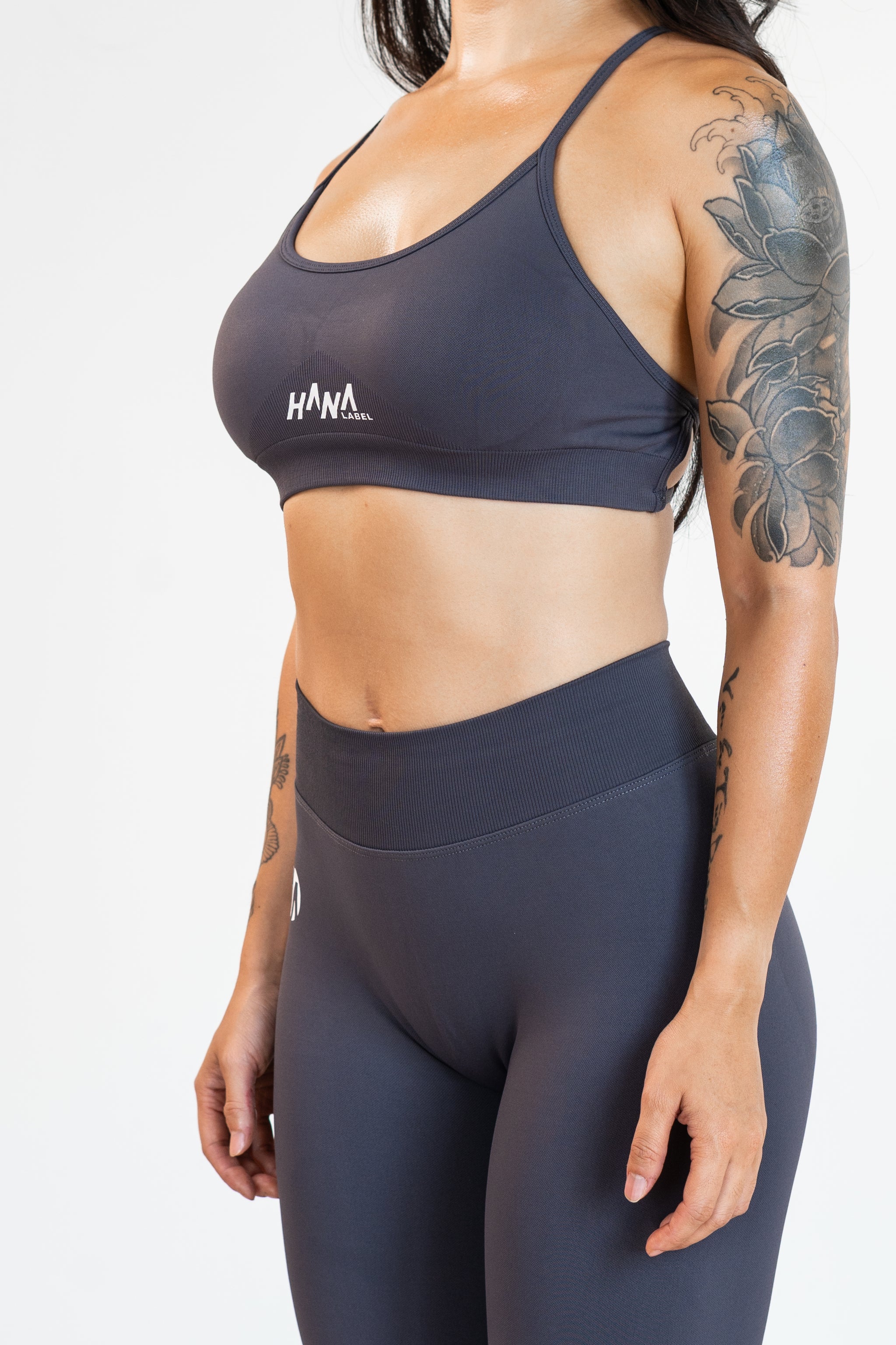 Essential Bra (áo ngực)