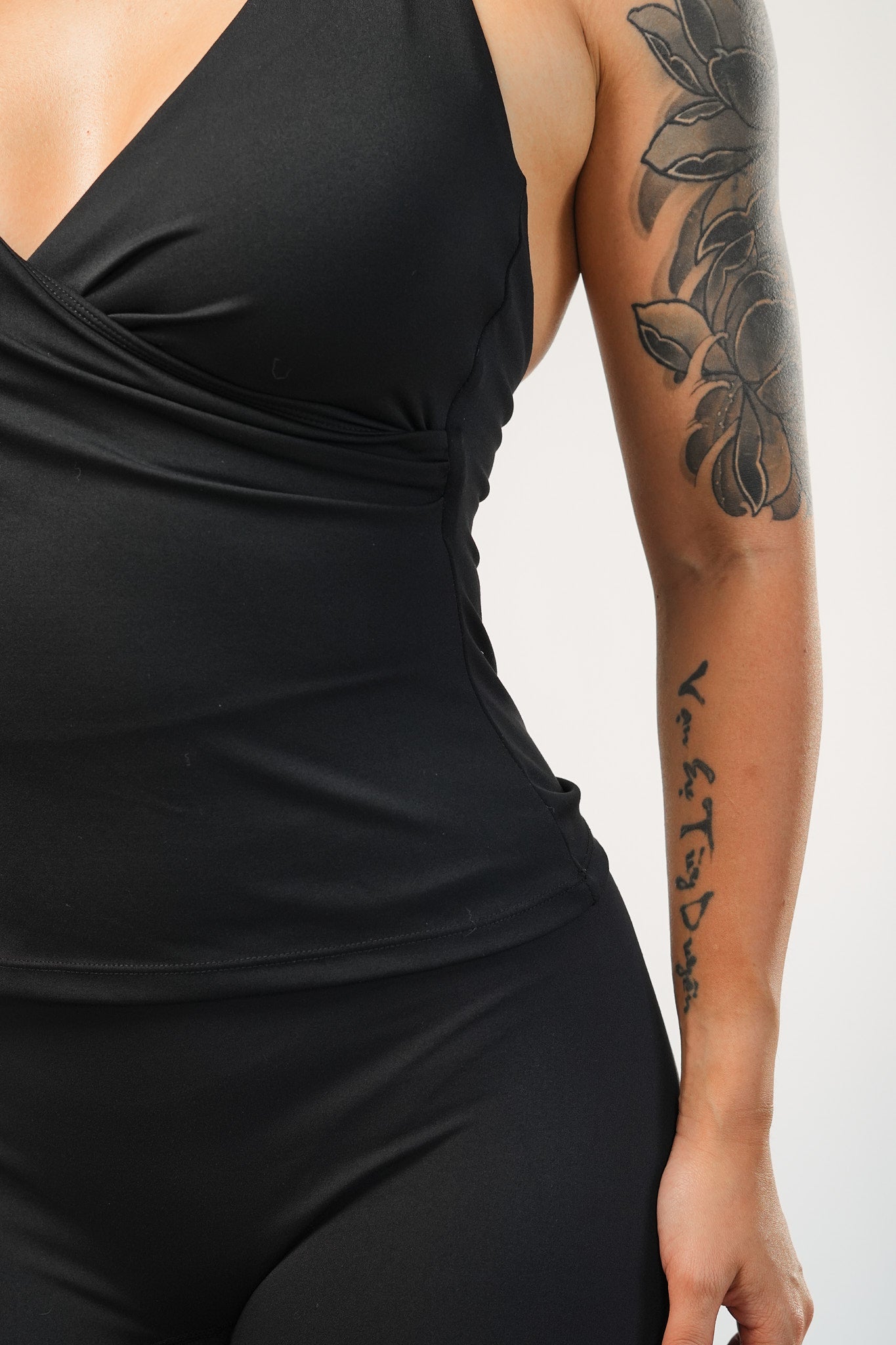 Áo 20S Halter - Midnight Black