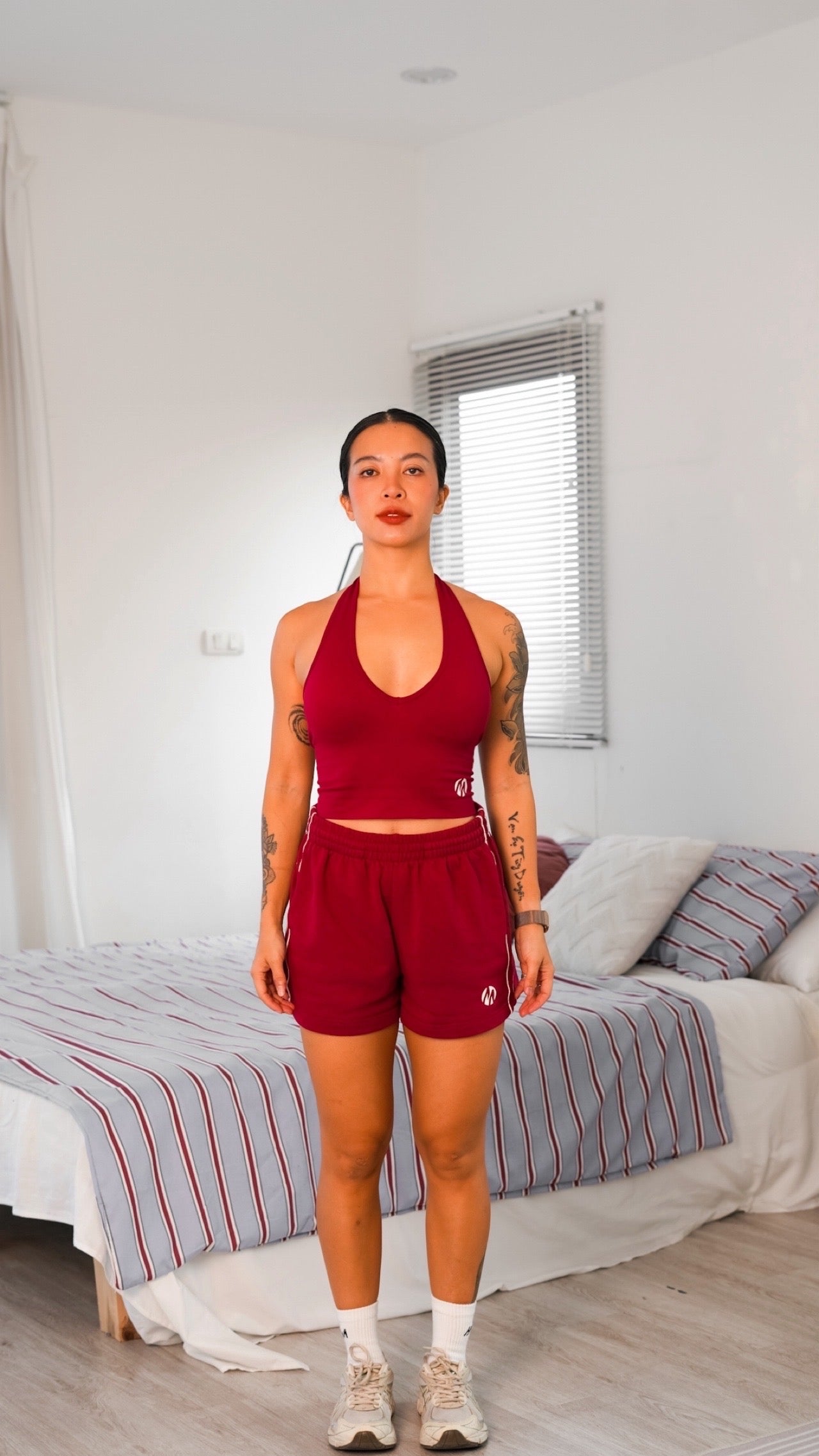 Aura Halter (áo yếm)