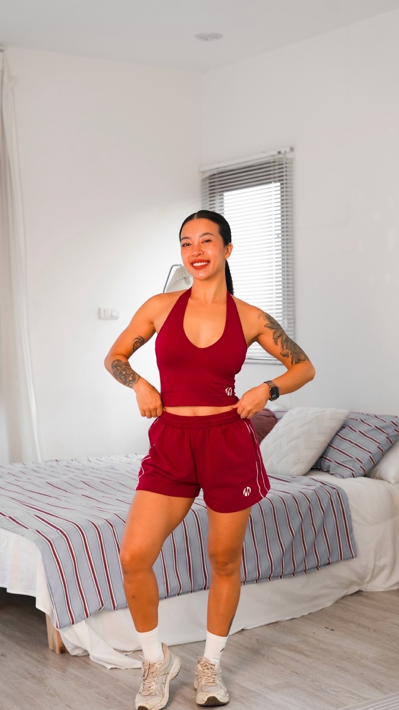 Aura Halter (áo yếm)